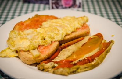 bar hostal sport priorat - fork breakfast