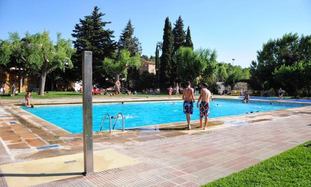 hotel piscina al priorat