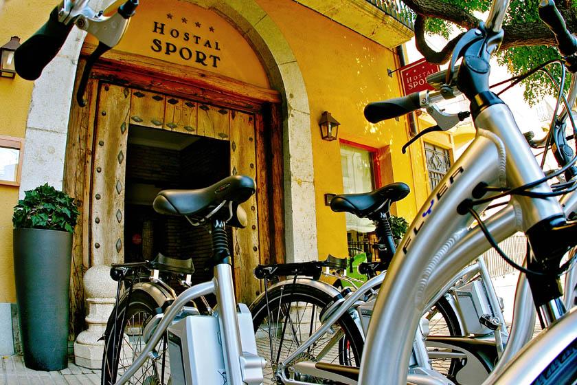 Hotel Hostal Sport pioners en bicicletes Flyer