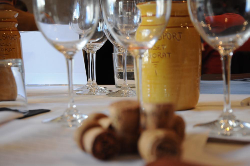 Hotel Hostal Sport Priorat - Guia Melendo del Champagne Hotel Hostal Sport Priorat - Guia Melendo del Champagne
